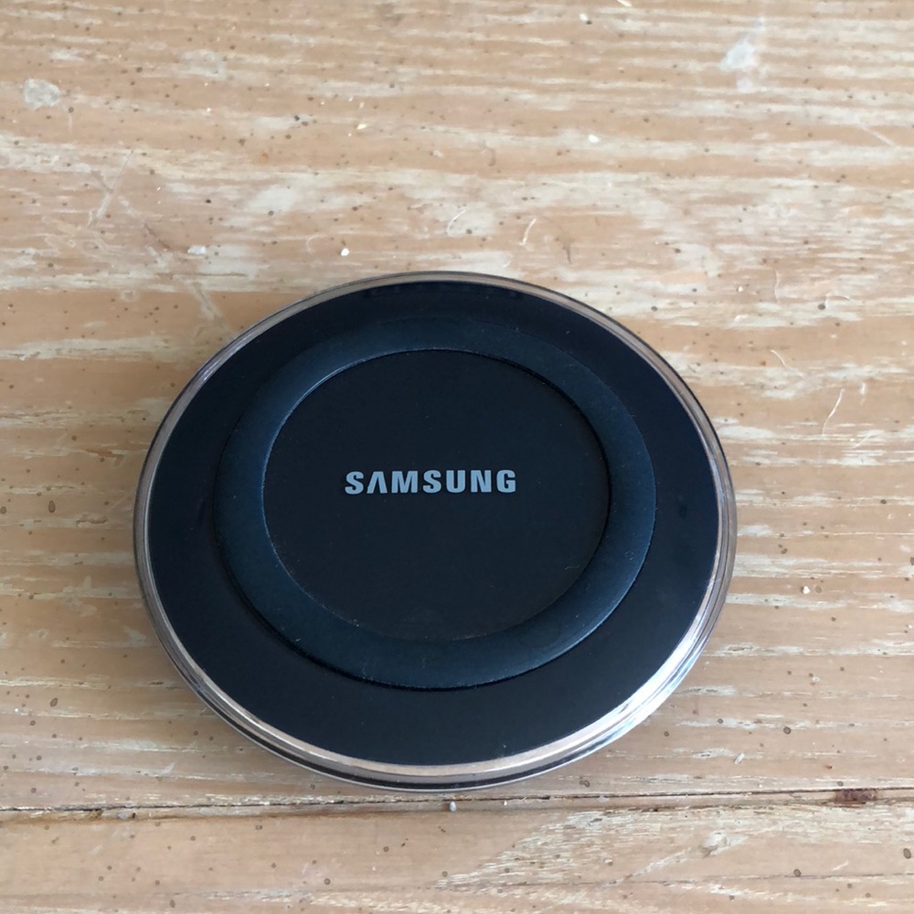 Samsung Wireless Charging Pad